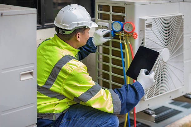 Professional Hvac Maintenance technician working in South Richmond Hill, NY